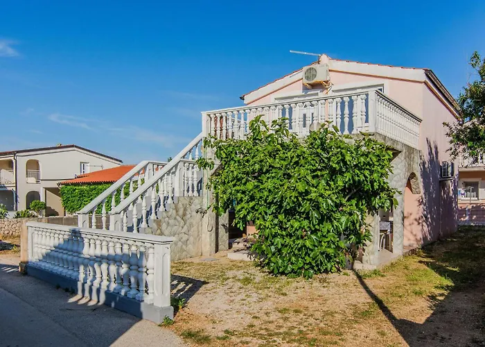 Lovely In Mala Slatina Appartement *