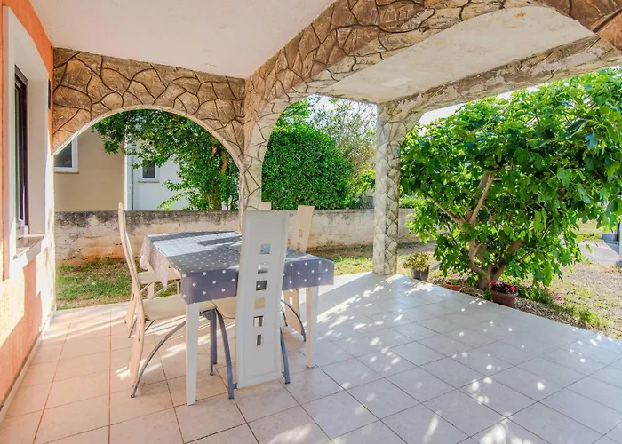 Lovely In Mala Slatina Appartement *