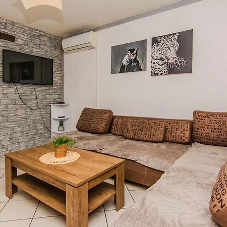 Lovely In Mala Slatina