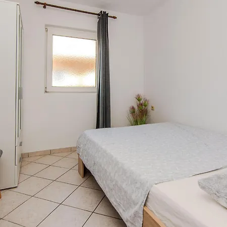 Lovely In Mala Slatina * 비르