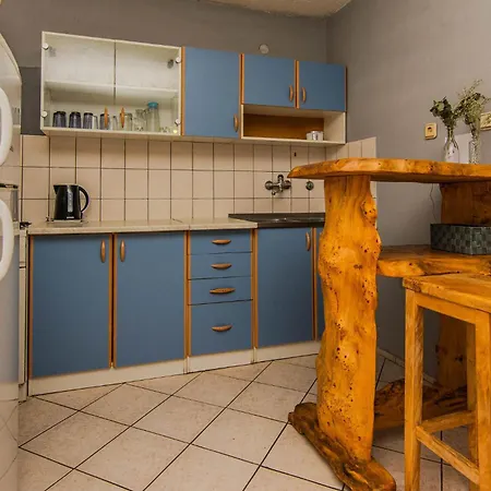 Lovely In Mala Slatina