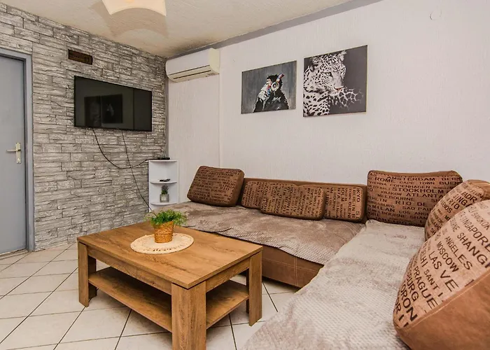 Lovely In Mala Slatina