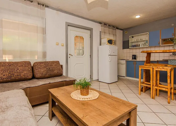 Lovely In Mala Slatina *